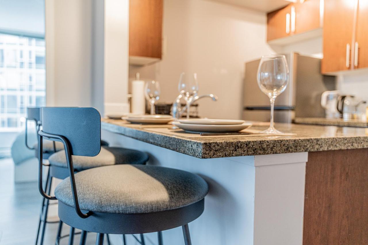 Amazing Views ! Leather Furniture ! Cozy Condo! Vancouver Ngoại thất bức ảnh