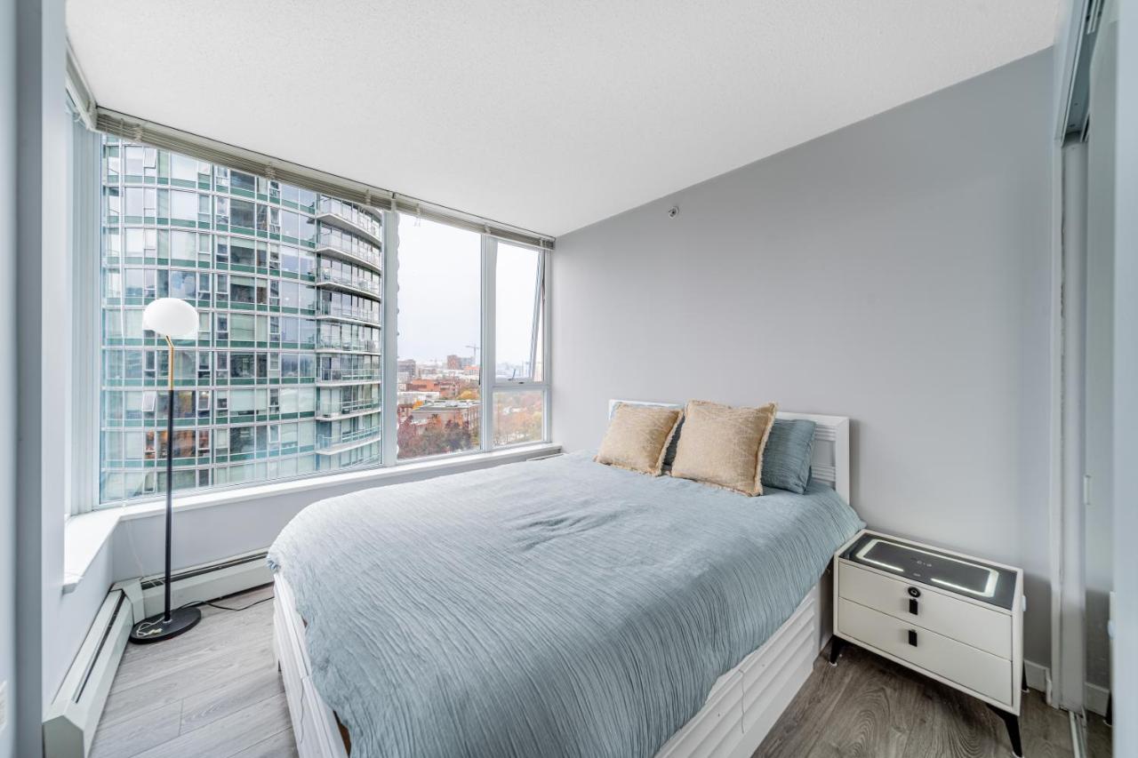 Amazing Views ! Leather Furniture ! Cozy Condo! Vancouver Ngoại thất bức ảnh